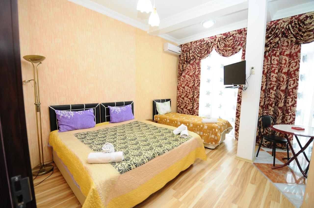 Dzveli Batumi Hotell Rom bilde